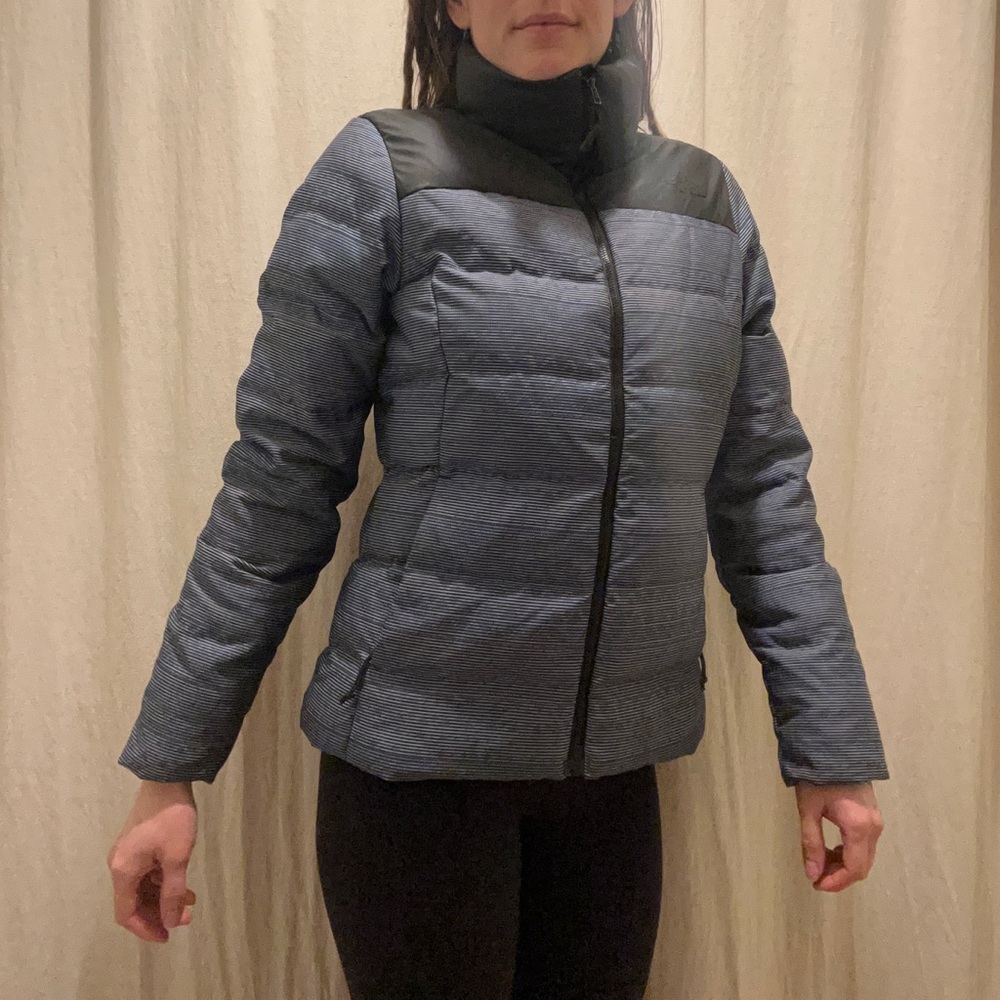 Women’s North Face Puffy jacket! Super warm